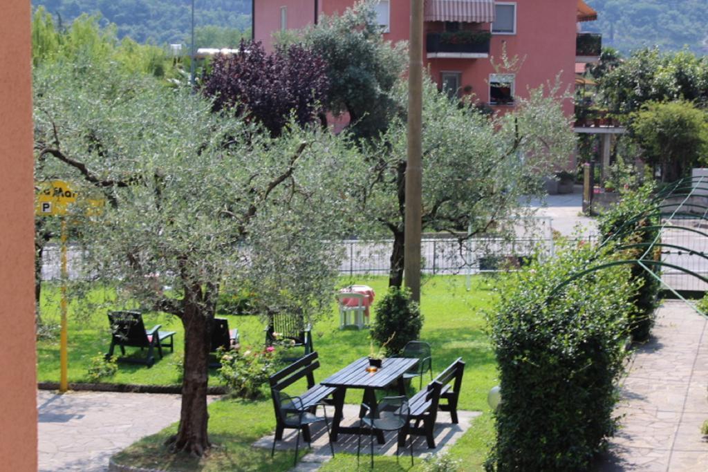 Villa Marina Torbole Sul Garda Buitenkant foto
